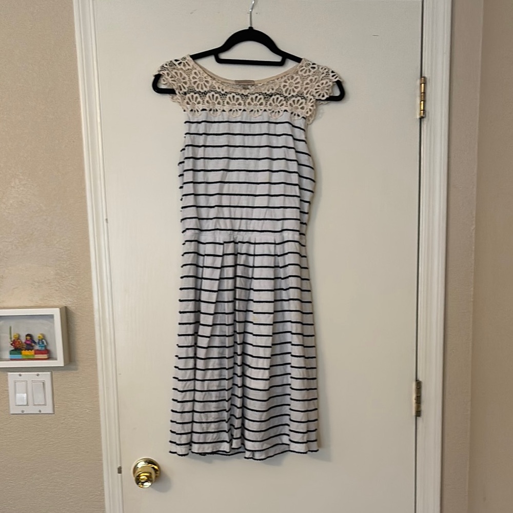 Bordeaux (Anthropologie) Lace Accent Top in Cream & Navy